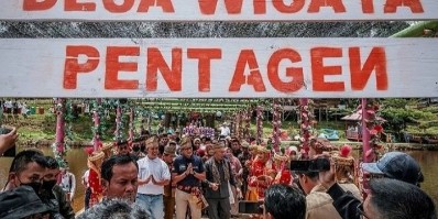 Sandiaga Uno Optimis  Wisata Sejarah si Desa Pentagen di Kerinci Mendunia