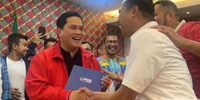 Didamping Artis dan Anak Presiden Erick Thohir Daftarkan Diri Menjadi Ketum PSSI