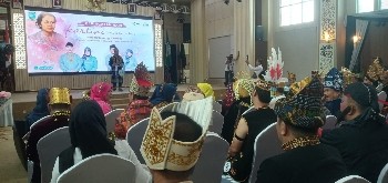 Meriah Para OPD Berlenggak Lenggok Memakai Baju Adat Nusantara, Peringati Hari Kartini ke 145
