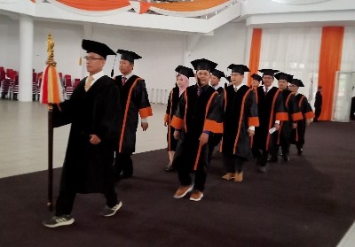 Mantan Sprinter  Itu Kini Bergelar Profesor