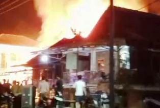 Sembilan Rumah di Kelurahan Legok Rusak Terbakar