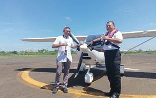 Kunjungi Anggota di Jambi, Kabasarnas Terbangkan Sendiri Pesawat yang di Kendarainya