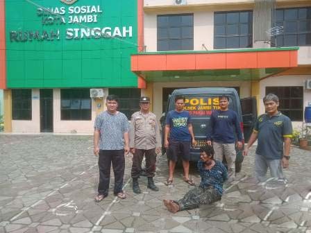ODGJ di Jambi Ngamuk Bawa Sajam, Bacok Ibu-ibu Hingga Luka-Luka