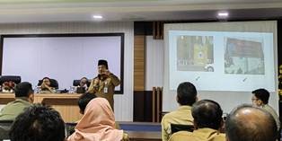 Pemkot Jambi Bentuk Tim Penertiban Baliho Yang Melanggar Aturan