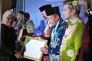 Pemprov Jambi Terima Penghargaan Pembina K3