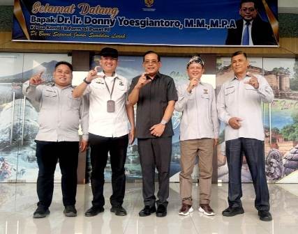 kominfo3.jpg