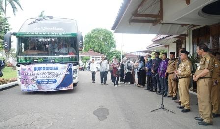 Gubernur Jambi Lepas 61 Orang Peserta Magang ke Jepang