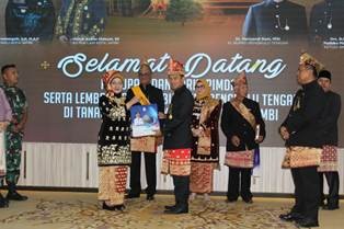 metdatang.jpg