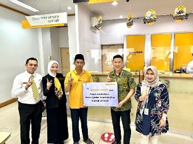 Unit Usaha Syariah Maybank Indonesia Salurkan Bantuan Kurban di seluruh Indonesia
