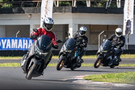 nmax2.jpg