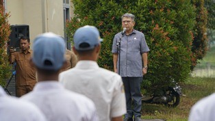 rusli.jpg
