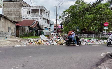 sampah.jpg