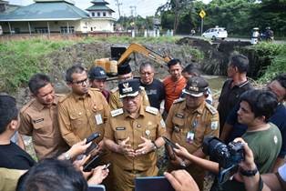 tinjau1.jpg