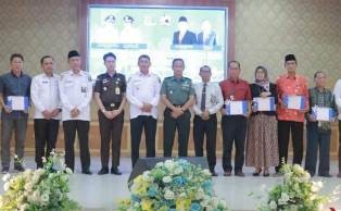 Wabub Tanjab Barat Launching Penyerahan SPPT PPB-P2
