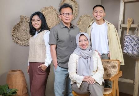 Toni Toharudin, Mantan Kernet Angkot Sukses Sabet Gelar Profesor