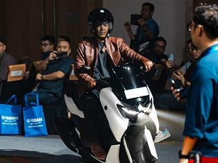yamaha12.jpg