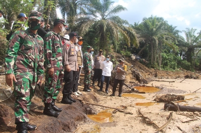 Pemprov Jambi Akan Pulihkan Lingkungan Ilegal Drilling di Desa Pompa Air dan Desa Bungku