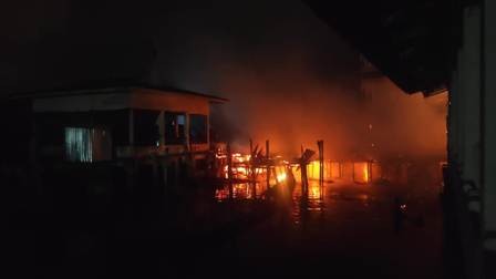 Pelabuhan Ampera Kuala Tungkal Membara, Sebanyak 18 Kios Terbakar
